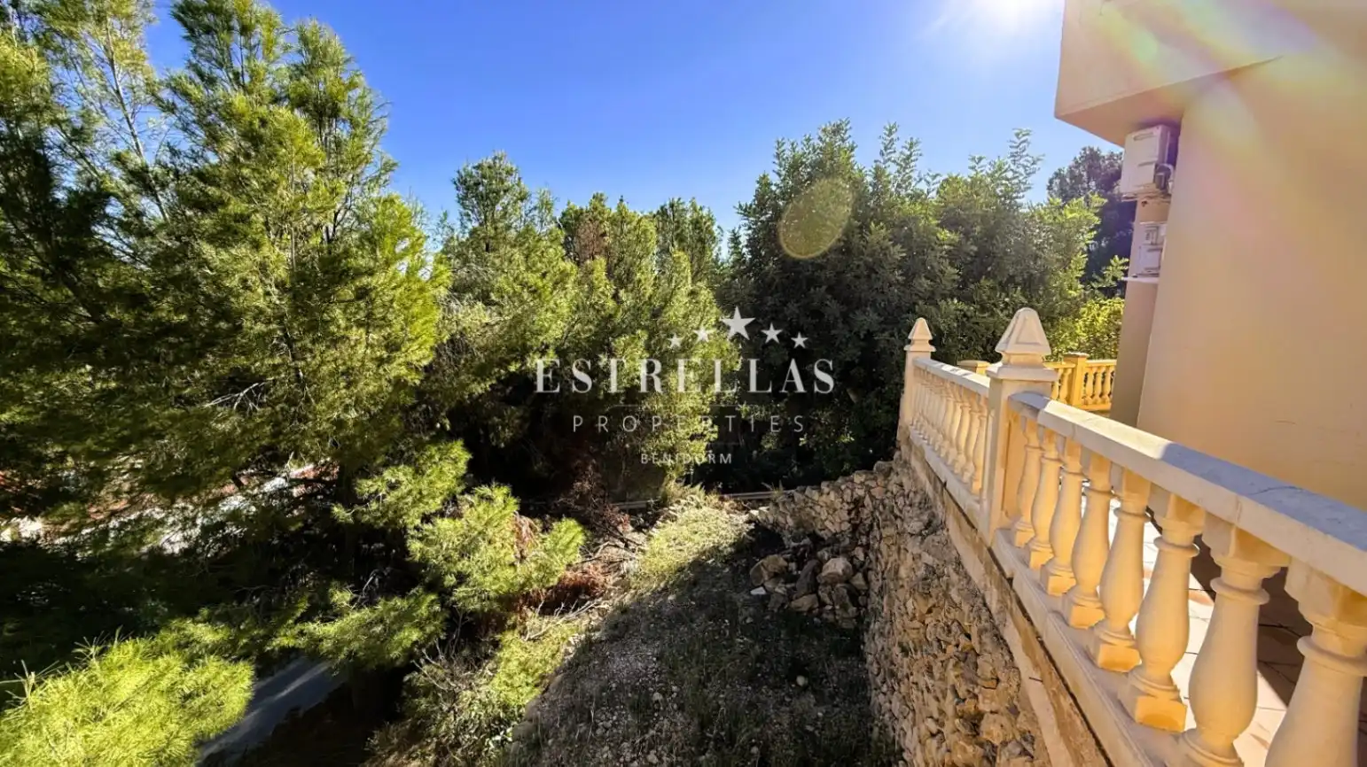 Vista exterior de Casa o chalet en venta en La Nucia con Aire acondicionado, Calefacción y Jardín privado