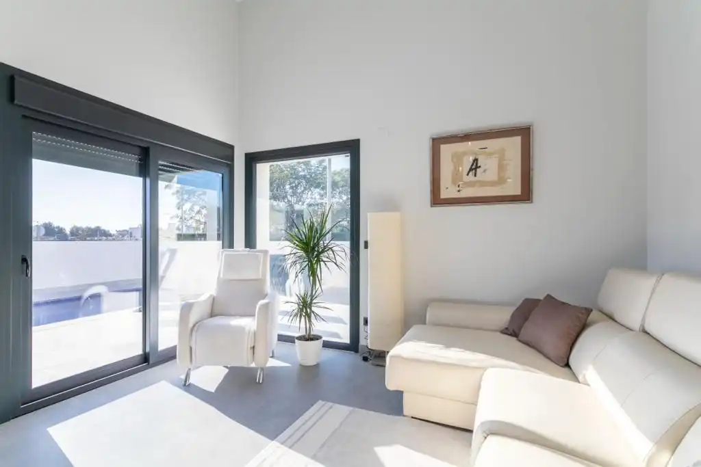 Sala d'estar de Casa o xalet en venda en Daya Nueva amb Aire condicionat, Calefacció i Jardí privat