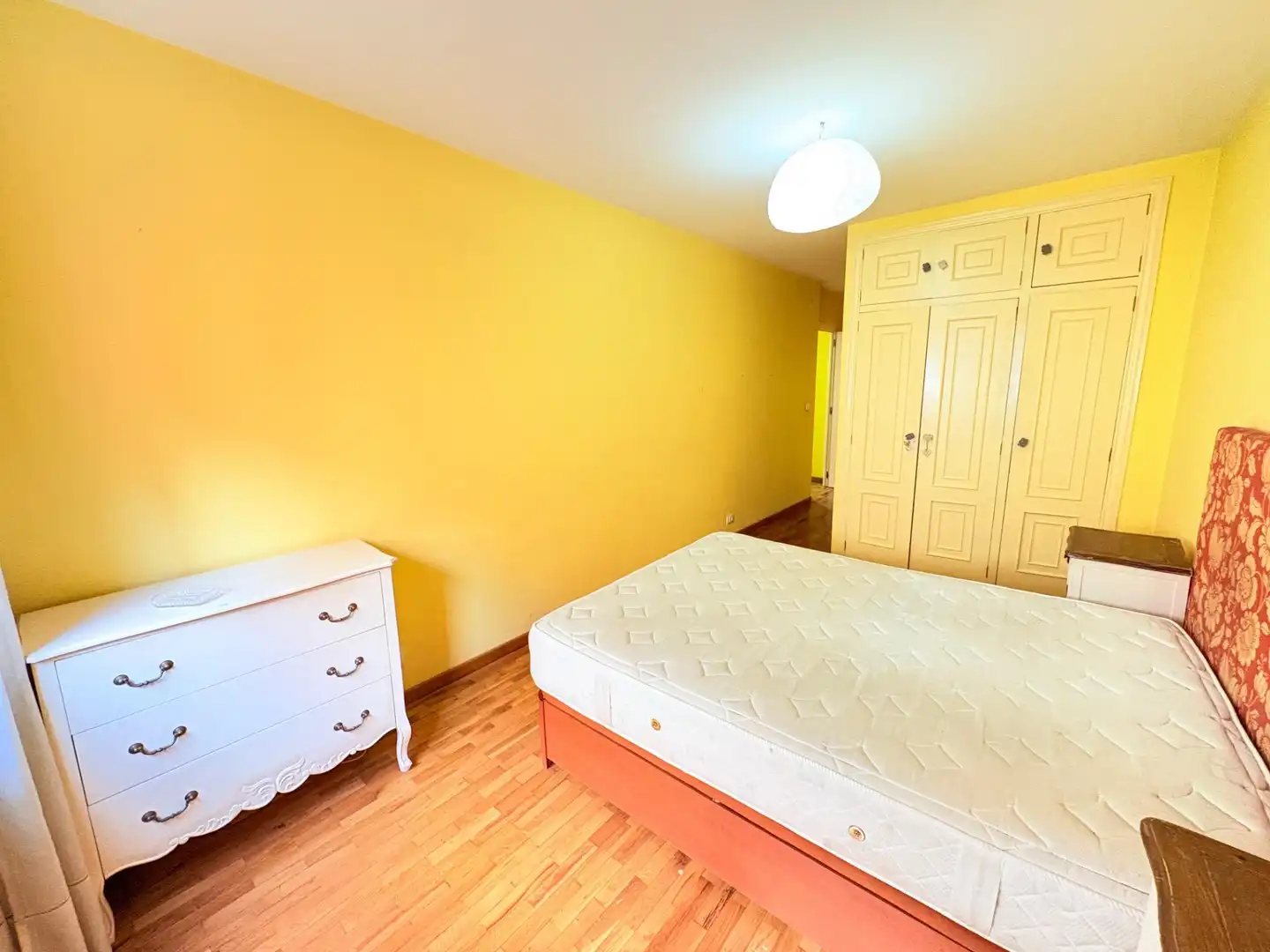Habitación de Piso en venta en Ponferrada con Calefacción, Trastero y Amueblado
