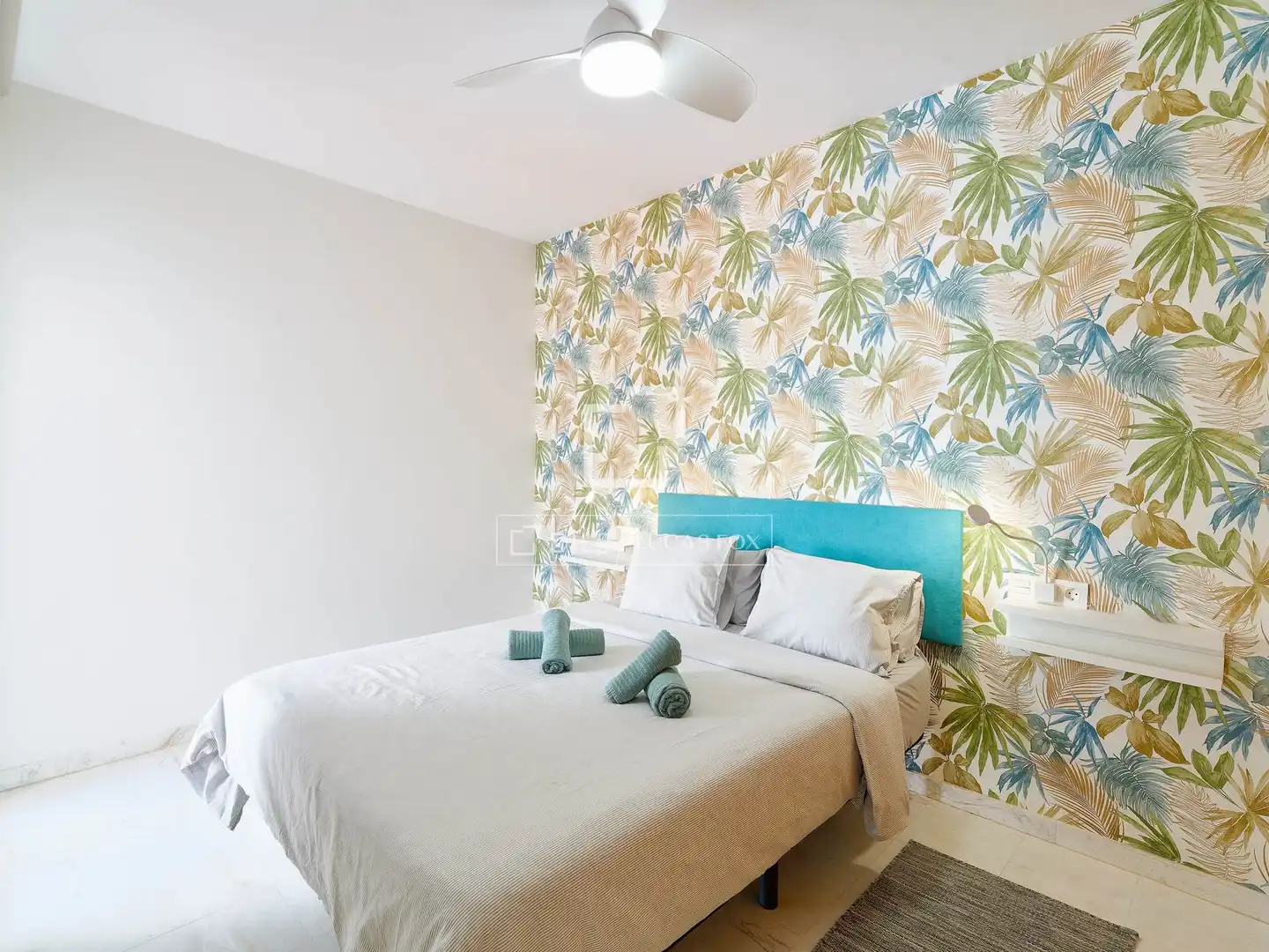 Bedroom of Flat for sale in Almuñécar  with Air Conditioner, Terrace and Swimming Pool