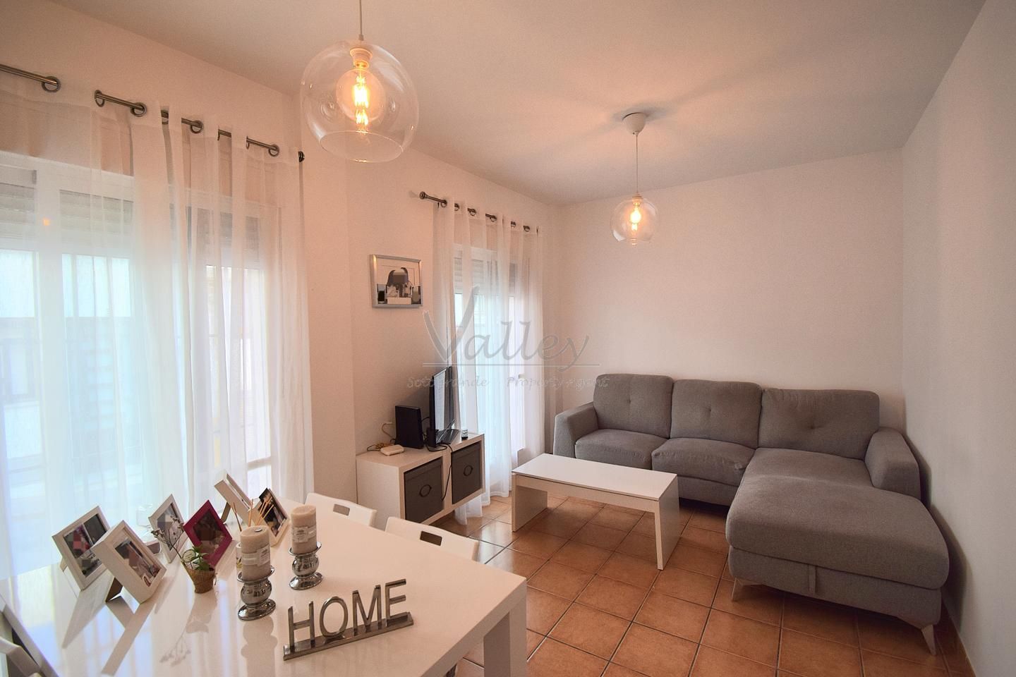 Sala d'estar de Casa o xalet en venda en San Roque amb Terrassa i Balcó