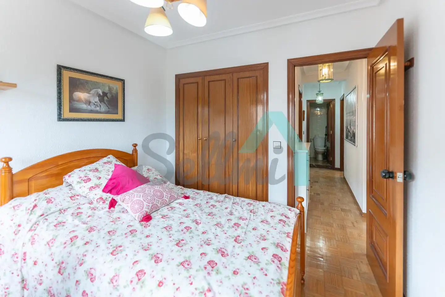 Bedroom of Flat for rent in Oviedo   with Heating, Parquet flooring and Furnished