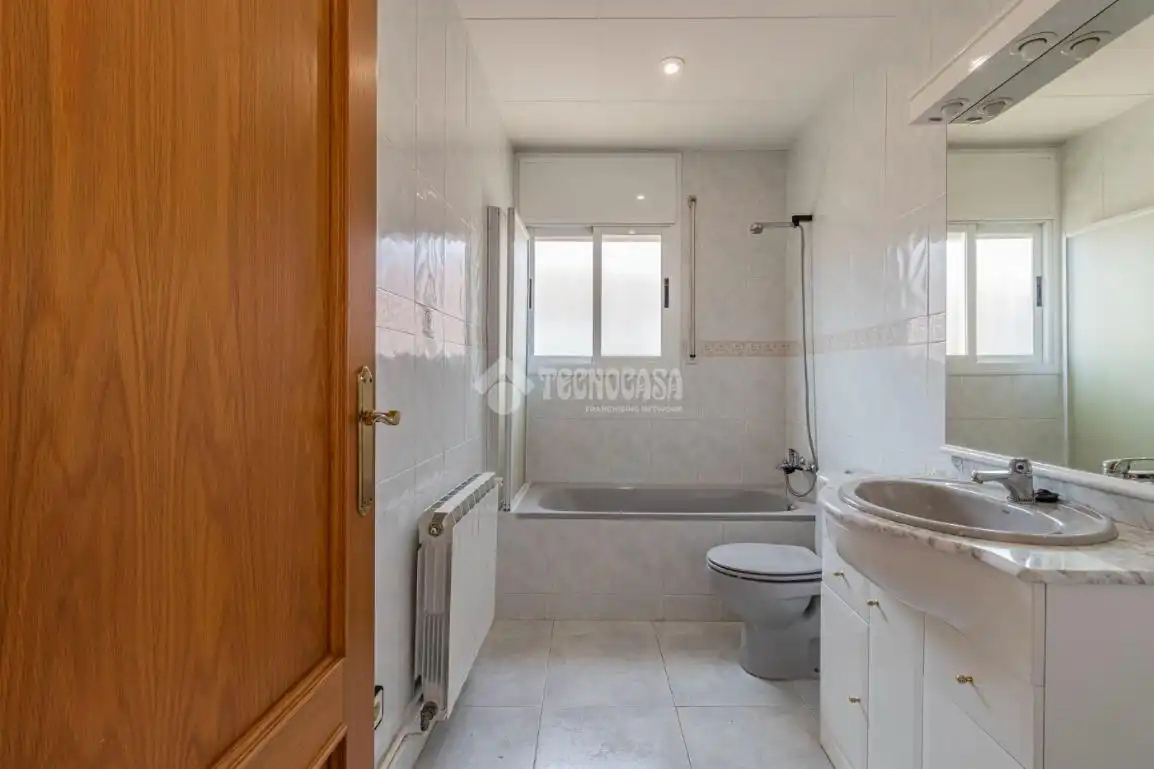 Bathroom of Houses for rent in Sant Cugat del Vallès  with Air Conditioner, Terrace and Balcony