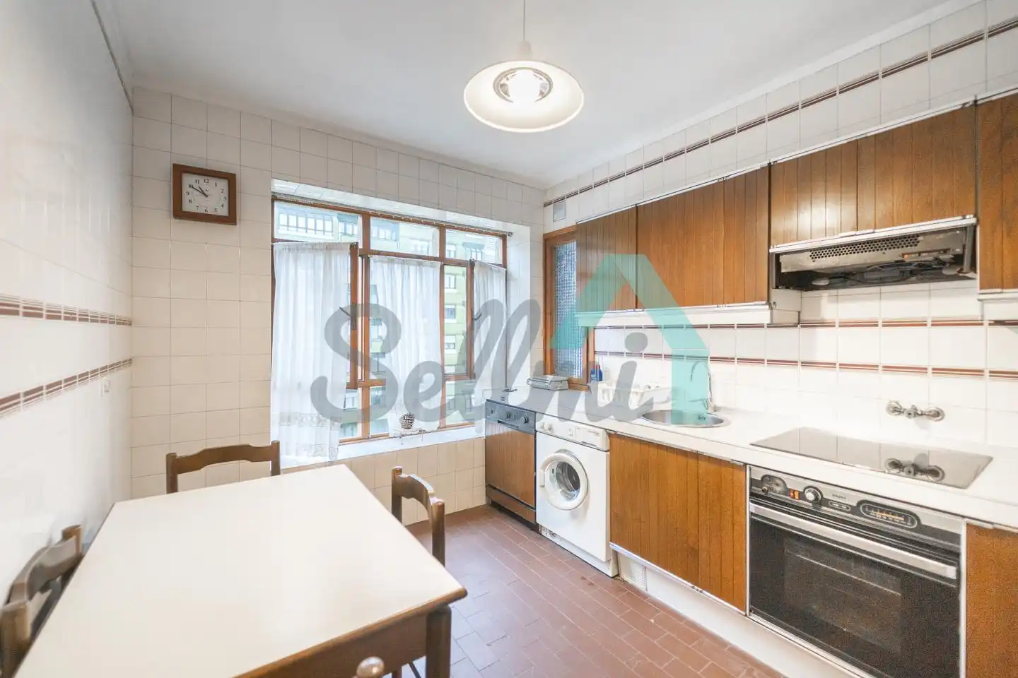 Kitchen of Flat for share in Oviedo   with Heating, Parquet flooring and Furnished