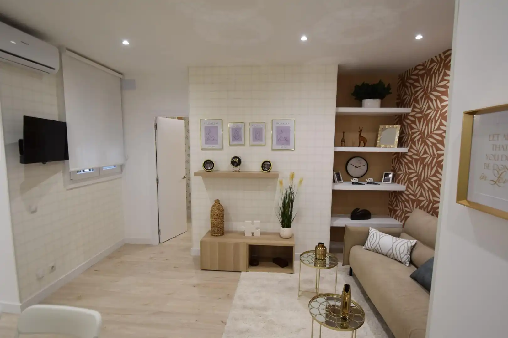 Sala d'estar de Apartament en venda en Madrid amb Aire condicionat, Calefacció i Moblat