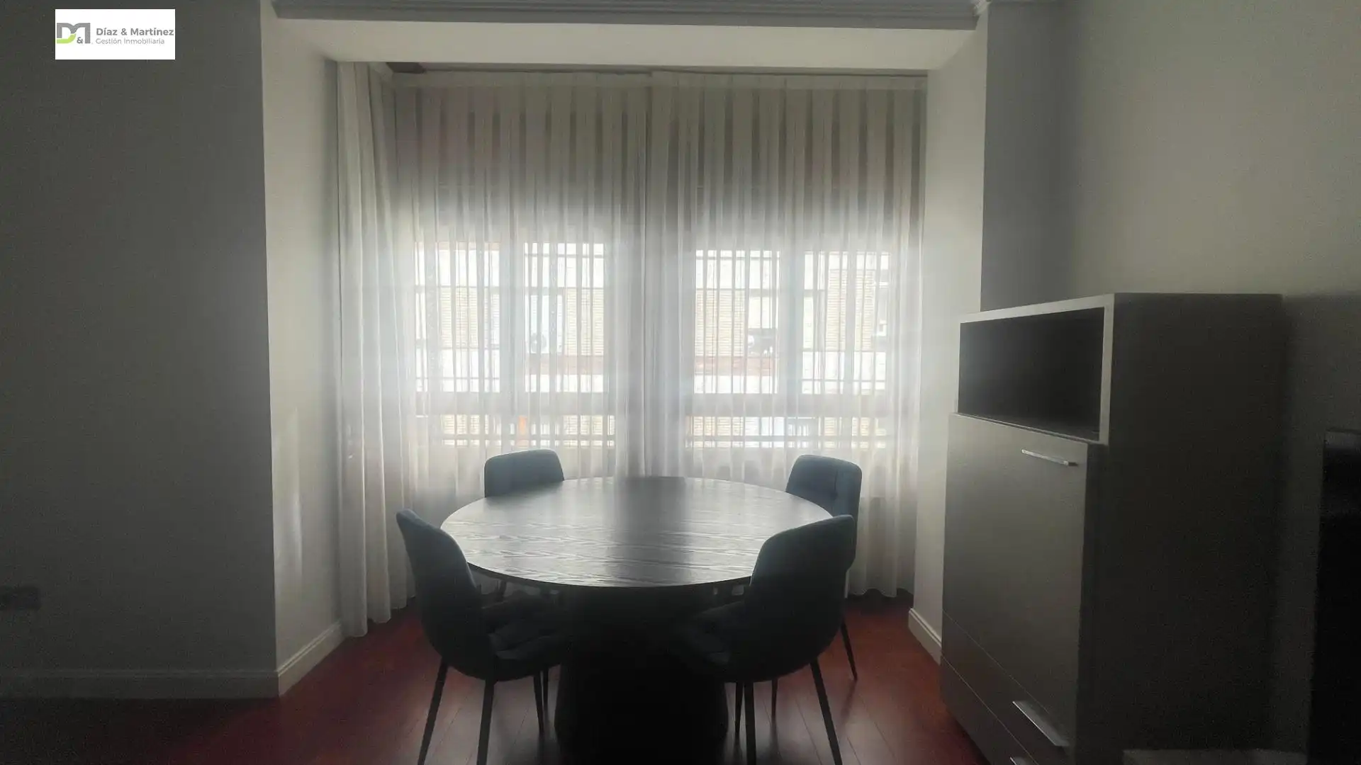 Comedor de Piso en venta en León Capital  con Calefacción, Trastero y Amueblado