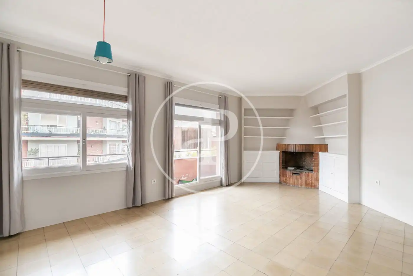 Living room of Flat for sale in  Barcelona Capital  with Heating and Balcony