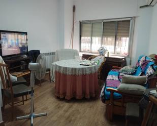 Sala d'estar de Pis en venda en Ciudad Real Capital amb Aire condicionat