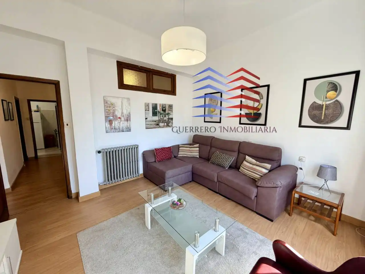 Sala d'estar de Apartament de lloguer en O Carballiño   amb Calefacció, Parquet i Moblat