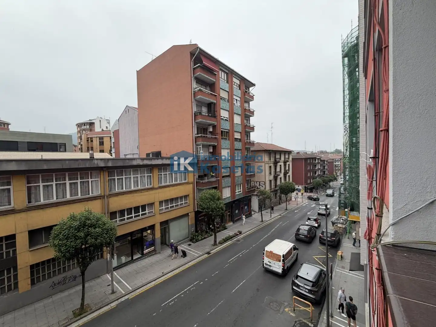 Vista exterior de Piso en venta en Basauri  con Calefacción