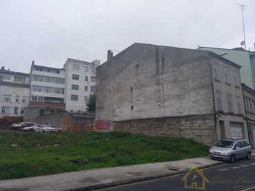 Wohngebäude zum Verkauf in Paradai