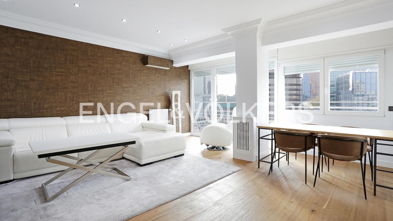 Sala de estar de Piso de alquiler en  Madrid Capital con Aire acondicionado, Calefacción y Amueblado