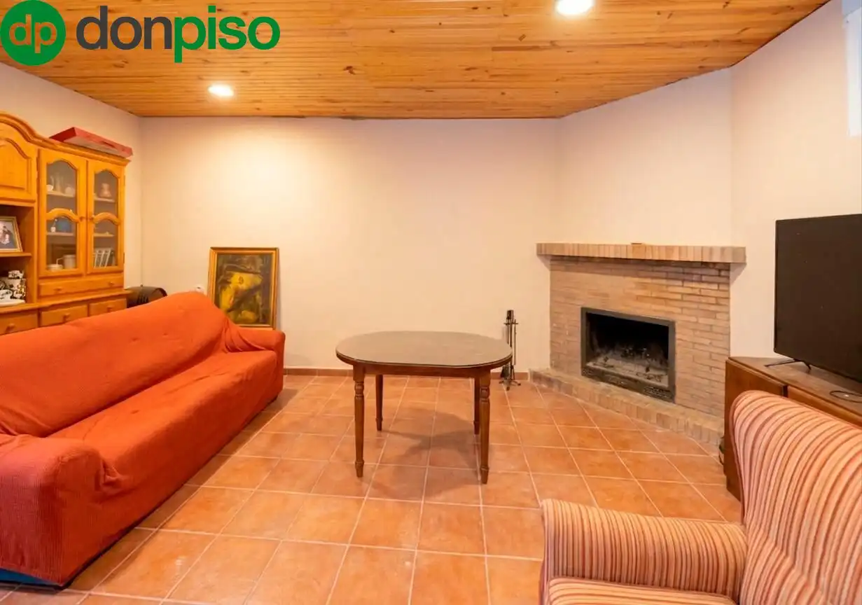 Casa adosada en venta en Cenes de la Vega con Calefacción y Terraza