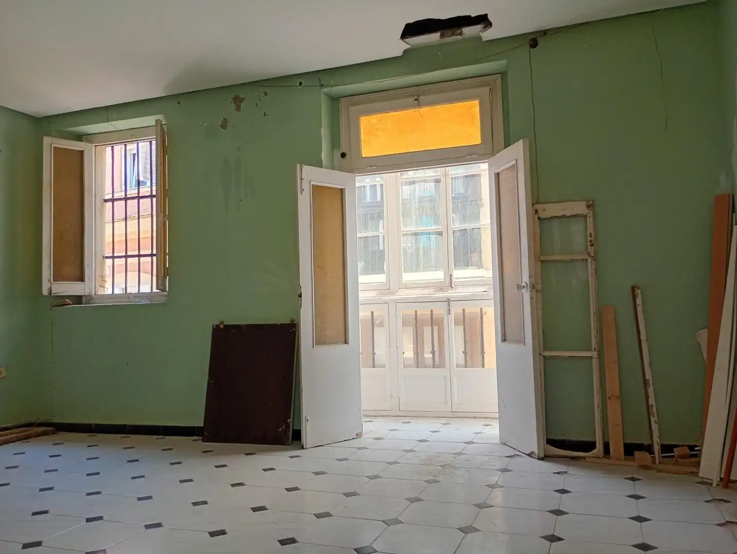 Piso en venta en Cádiz con Trastero y Balcón