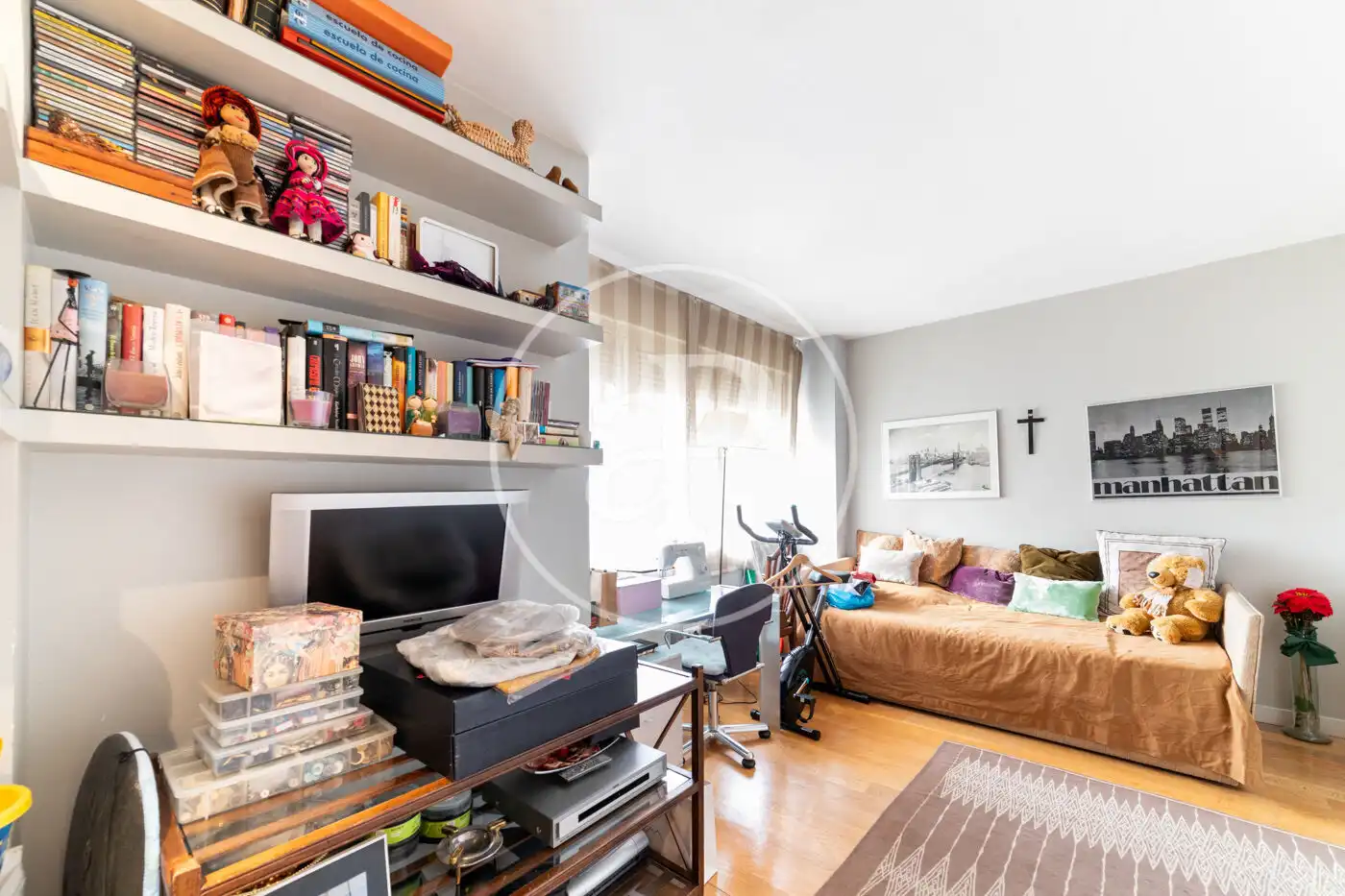 Habitación de Dúplex en venta en Madrid con Aire acondicionado, Calefacción y Jardín privado