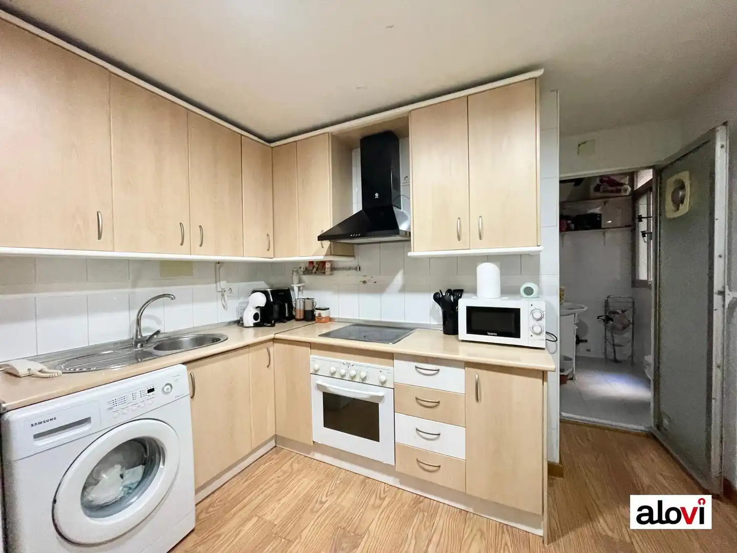 Cocina de Piso para compartir en Granada con Calefacción y Amueblado