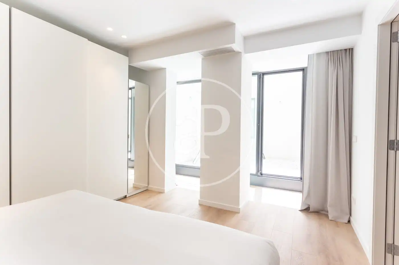 Appartamento con terrazza in affitto a Trav. de Dalt, imagen 12