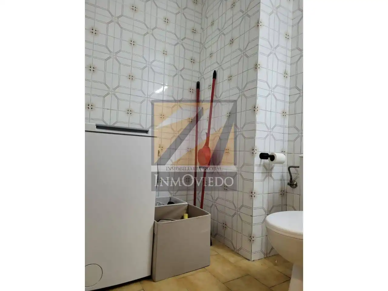 Badezimmer von Wohnung zur Miete in Oviedo  mit Heizung