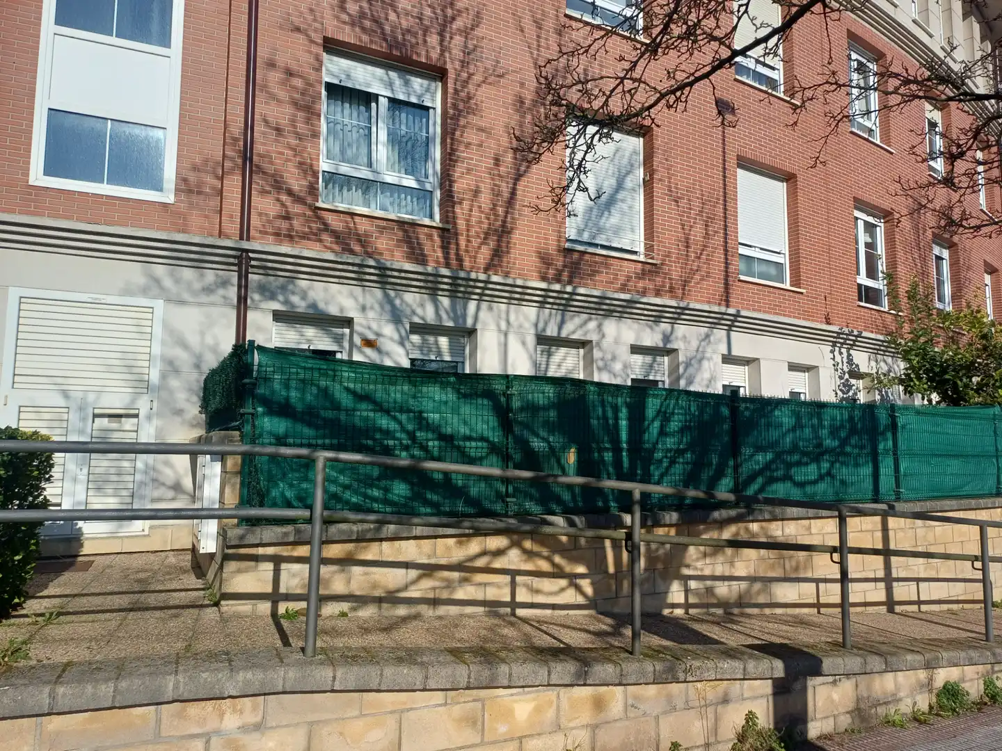Vista exterior de Planta baixa en venda en Leioa amb Calefacció, Jardí privat i Terrassa