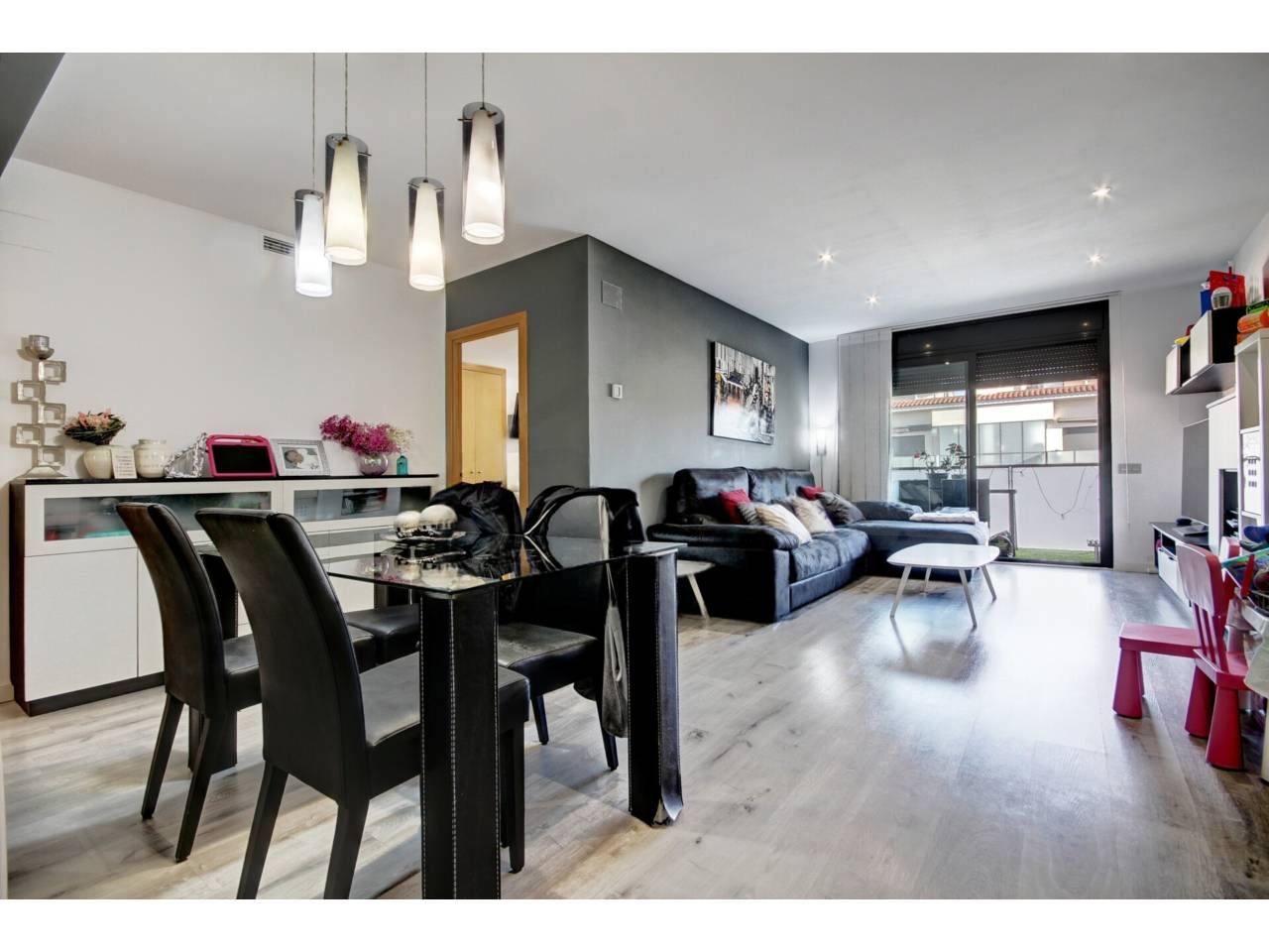 Sala de estar de Piso en venta en Castelldefels con Aire acondicionado, Calefacción y Parquet