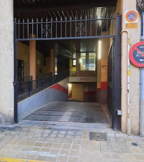 Foto 2 de Garatge de lloguer a Calle Calle de Salvador Giner, 8, 8, La Constitución - Canaleta, Mislata