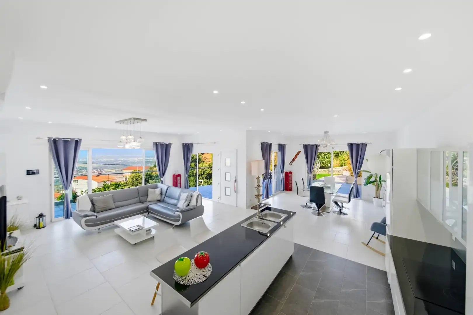 Living room of Houses for sale in Roses  with Terrace and Swimming Pool