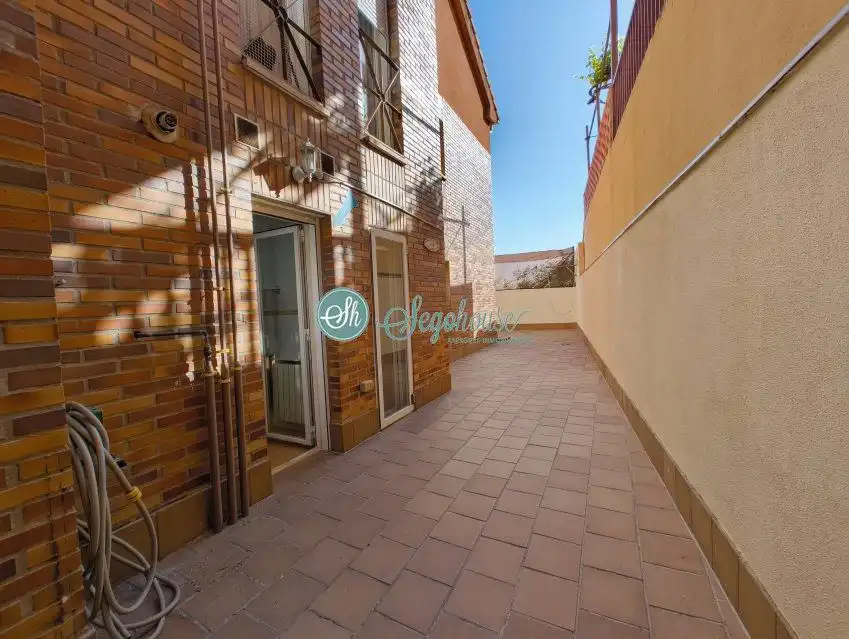 Vista exterior de Piso en venta en Bernuy de Porreros con Calefacción, Terraza y Trastero