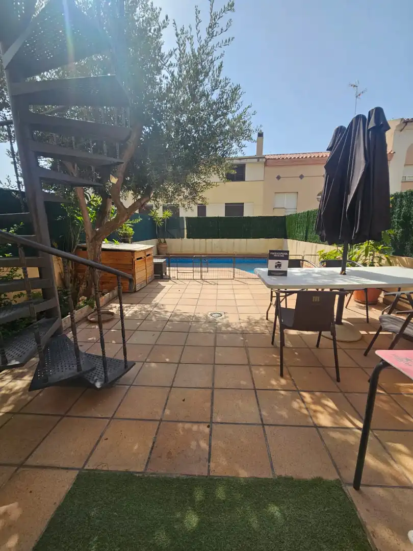 Terrassa de Casa o xalet en venda en Vilanova i la Geltrú amb Jardí privat, Terrassa i Piscina