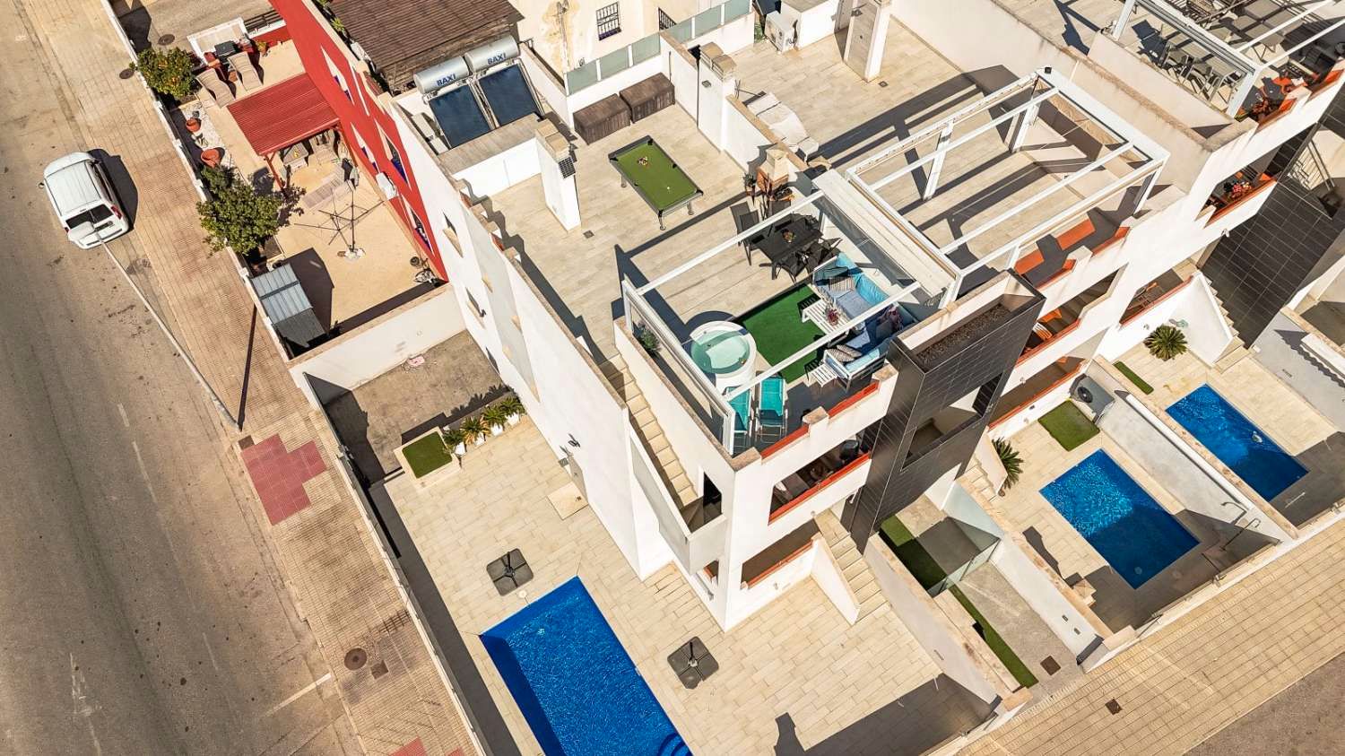 Vista exterior de Apartament en venda en Torrevieja amb Terrassa, Piscina i Moblat