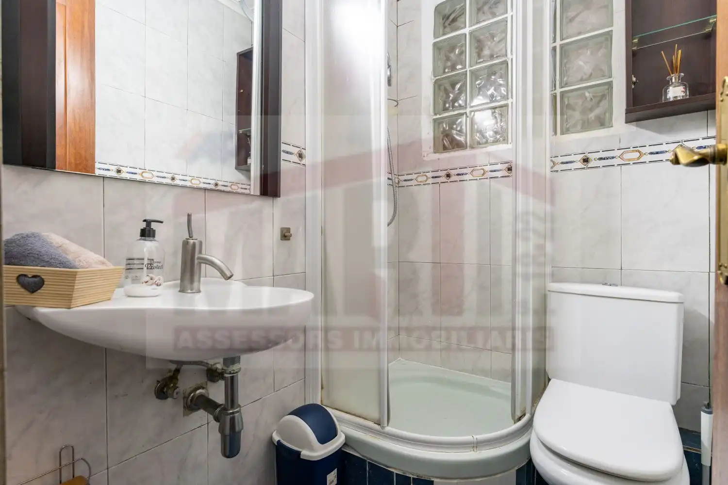 Baño de Piso en venta en Reus con Calefacción, Terraza y Trastero
