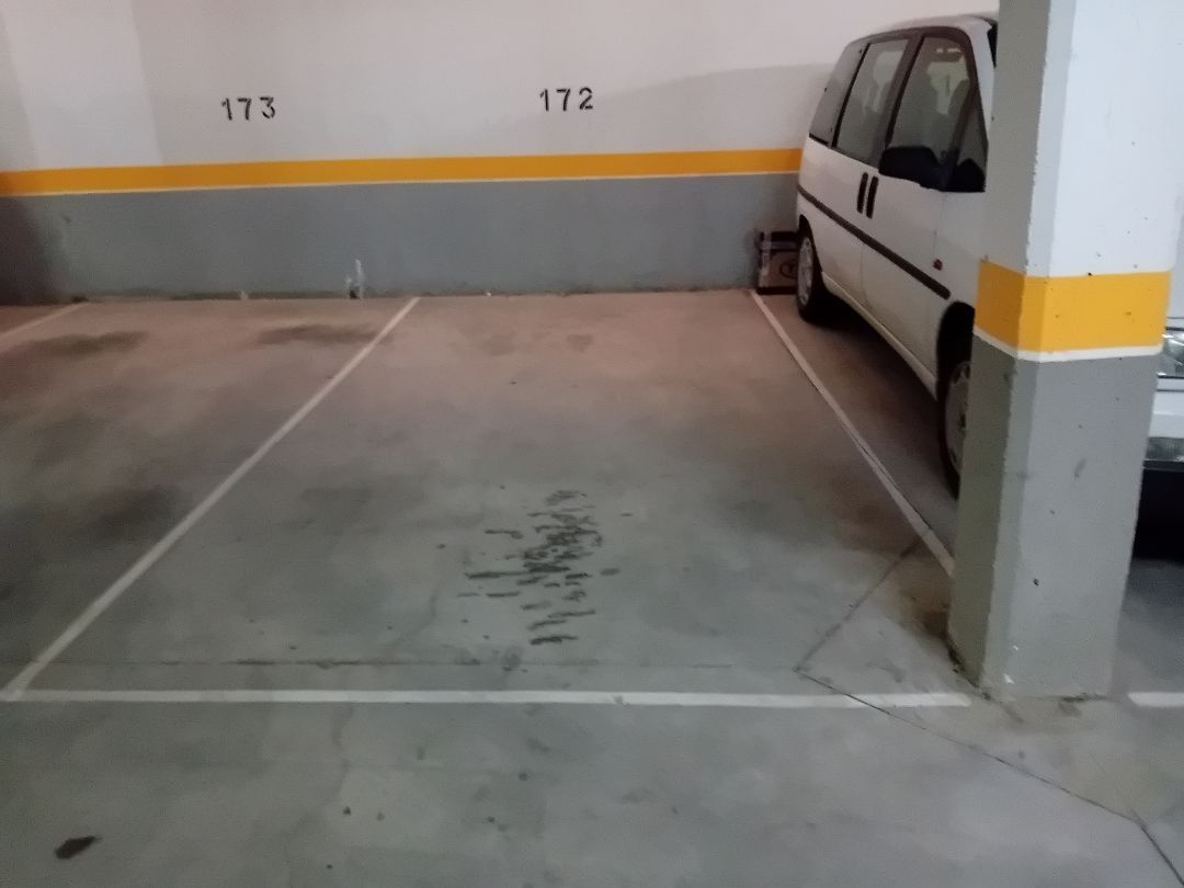 Garage to rent in Calle Gran Bretaña, 1, Portillejo - Valdegastea