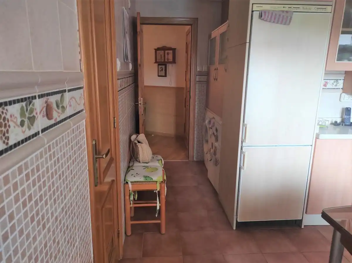 Wohnung zur Miete in Albacete mit Klimaanlage, Heizung und Parkett