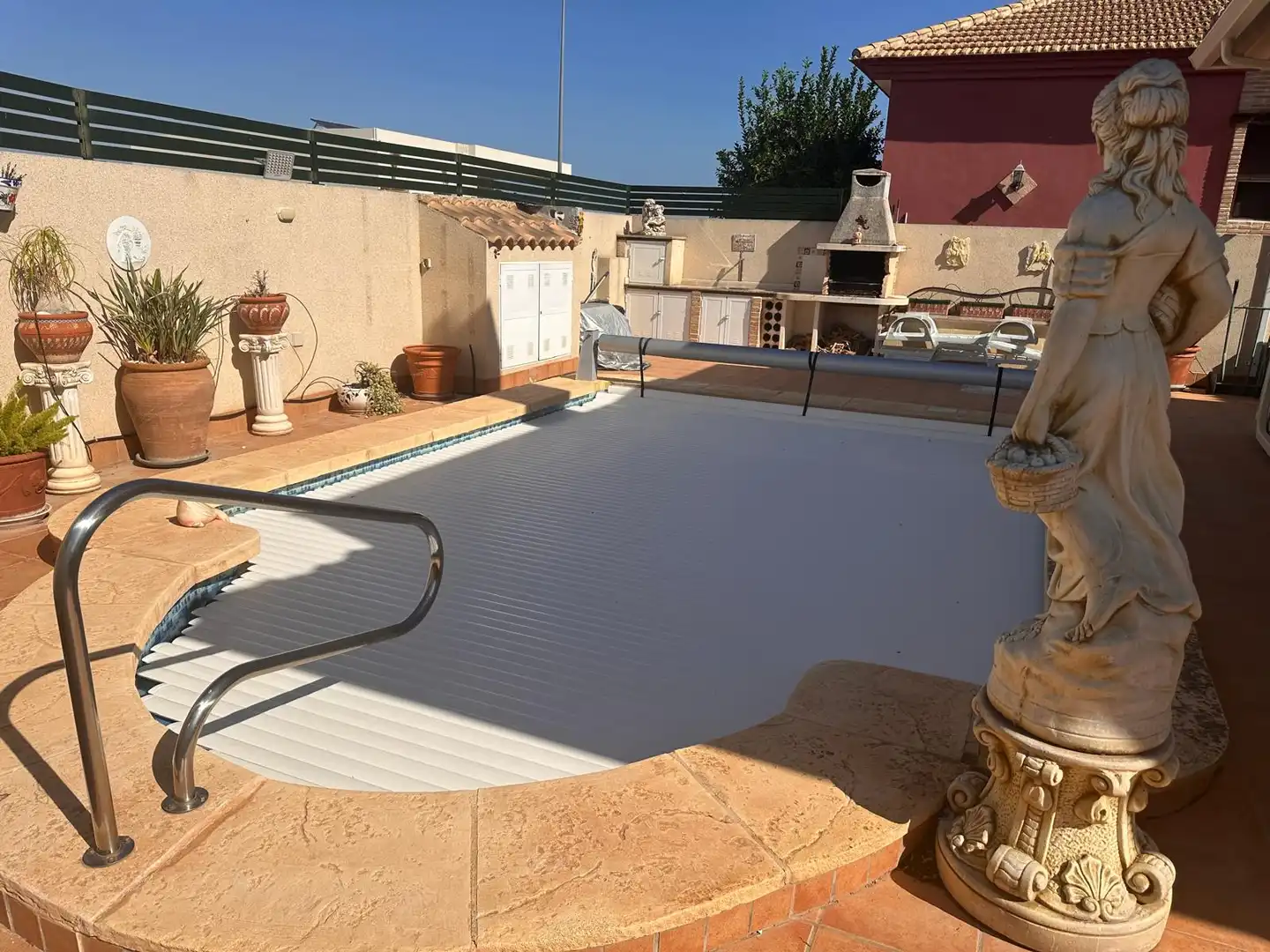 Piscina de Casa adosada en venda en Daya Nueva amb Aire condicionat, Calefacció i Jardí privat