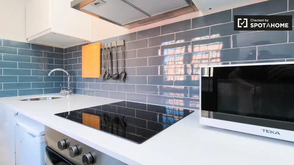 Cocina de Piso de alquiler en Barcelona con Aire acondicionado, Calefacción y Amueblado
