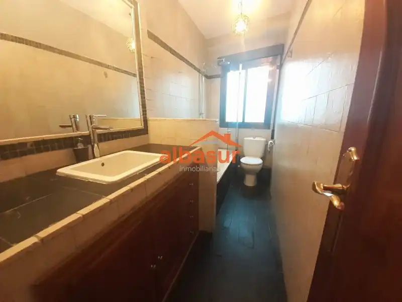 Bathroom of Flat for sale in Córdoba  with Air Conditioner and Balcony