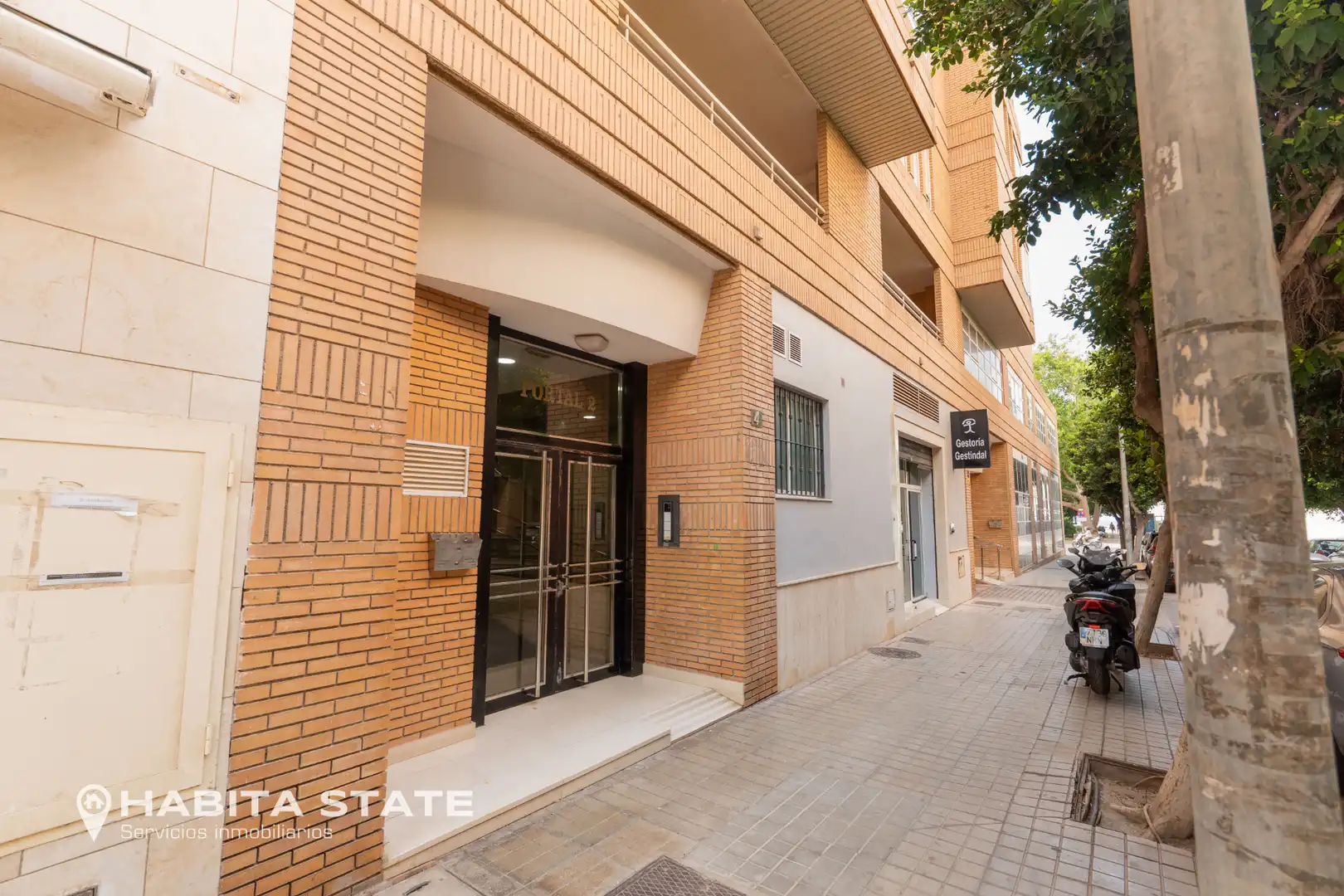 Exterior view of Flat for rent in Almería  with Air Conditioner, Heating and Terrace