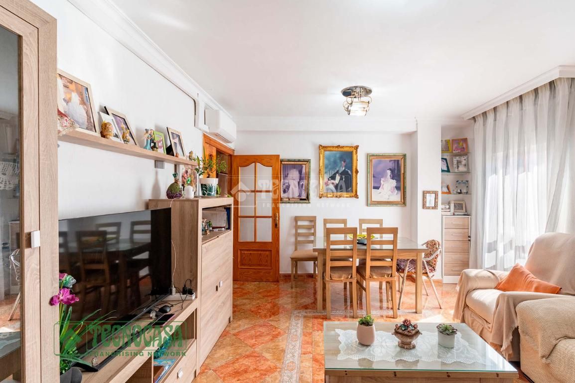 Vista exterior de Piso en venta en Roquetas de Mar con Aire acondicionado, Terraza y Balcón