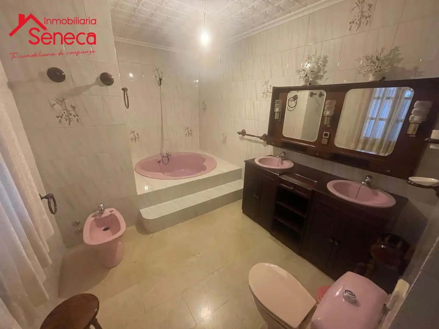 Bathroom of Detached homes for sale in El Carpio  with Air Conditioner, Heating and Furnished