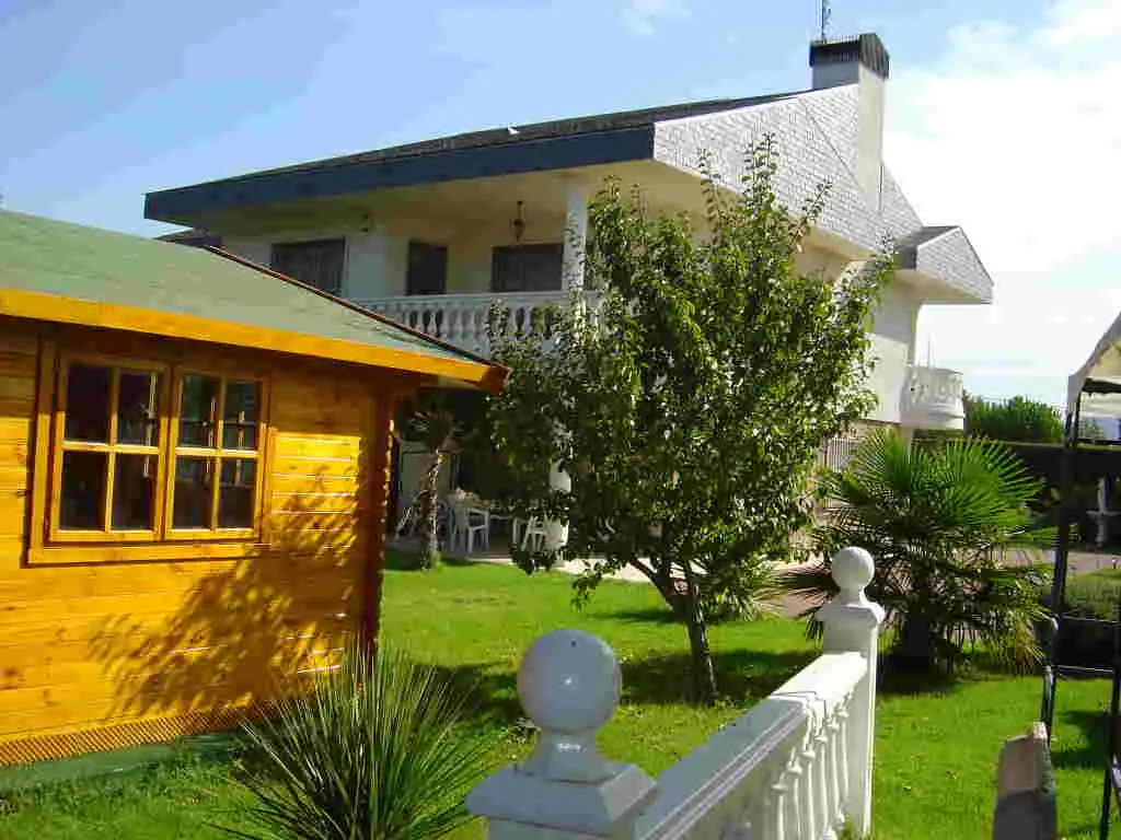 Vista exterior de Casa o xalet en venda en Alpedrete amb Aire condicionat, Calefacció i Jardí privat