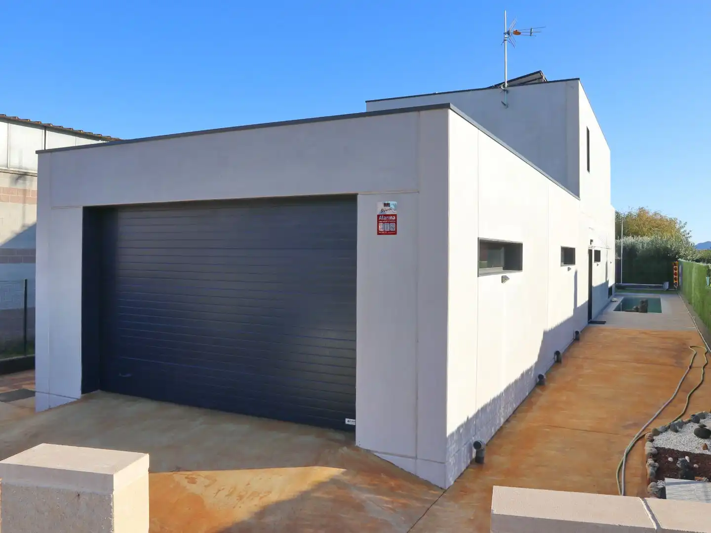 Vista exterior de Casa o xalet en venda en L'Armentera amb Aire condicionat, Terrassa i Piscina