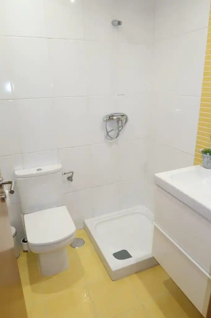 Baño de Piso en venta en A Coruña Capital  con Calefacción, Terraza y Trastero