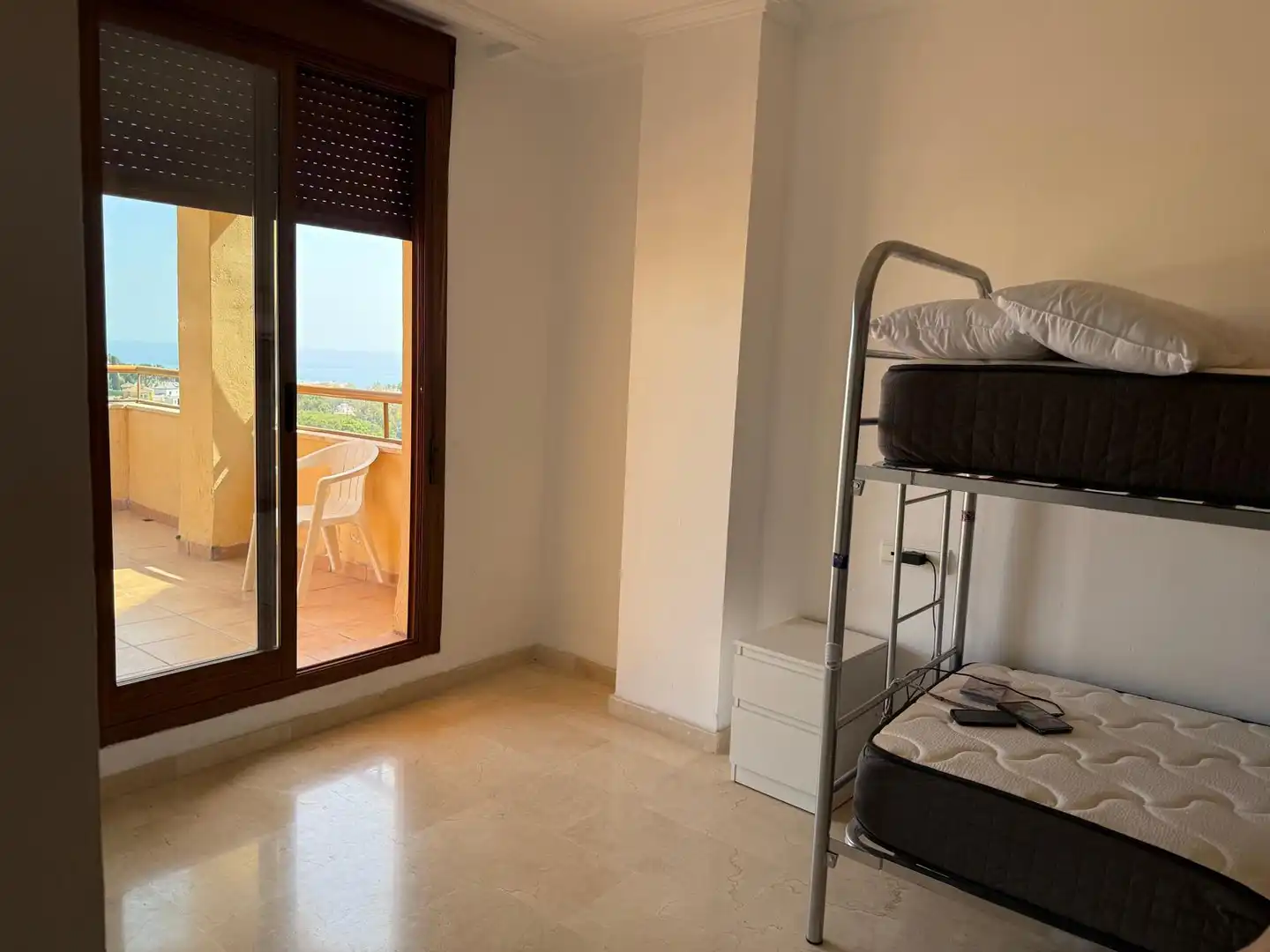 Habitación de Ático de alquiler en Benalmádena con Aire acondicionado, Terraza y Balcón