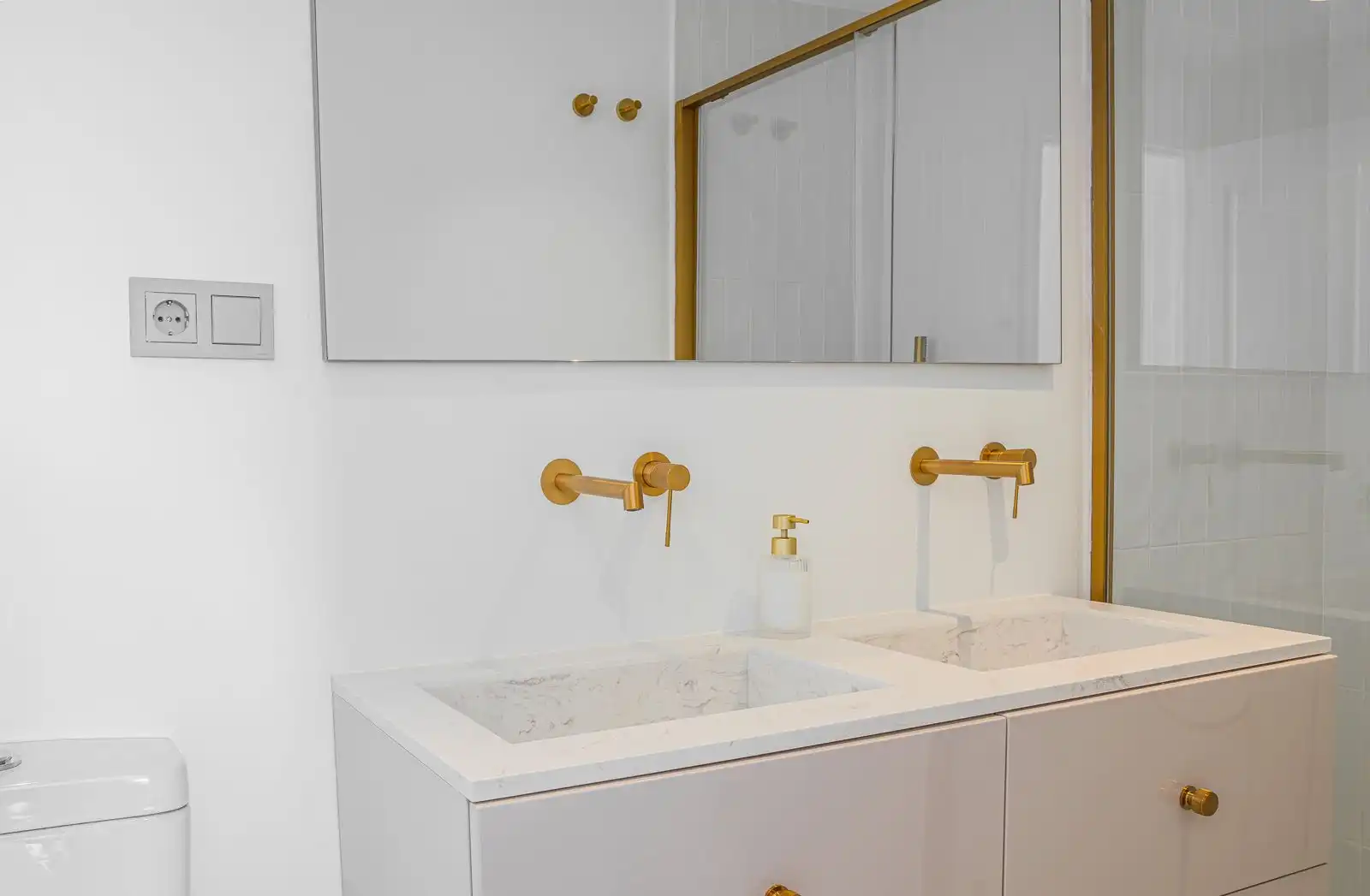 Badezimmer von Dachboden zur Miete in Marbella mit Klimaanlage, Möbliert und Fernseher