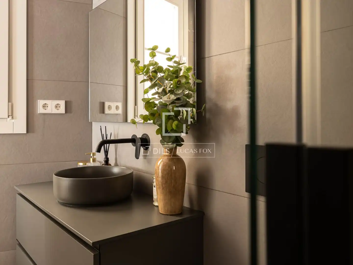 Bathroom of Flat for sale in Barcelona  with Air Conditioner, Terrace and Swimming Pool