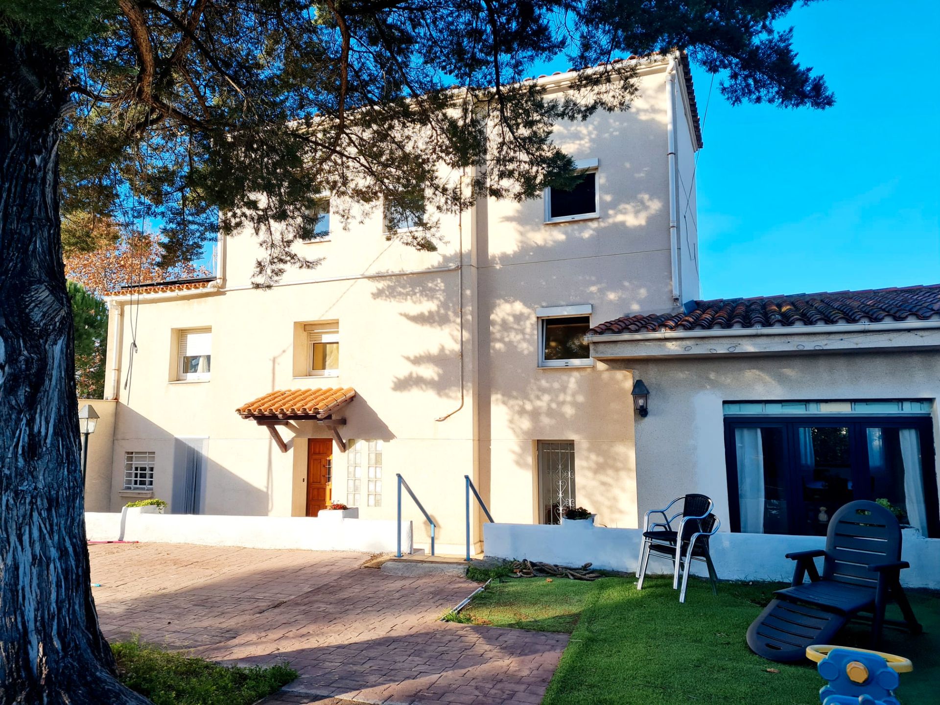 Vista exterior de Casa o xalet en venda en  Tarragona Capital amb Aire condicionat, Jardí privat i Traster