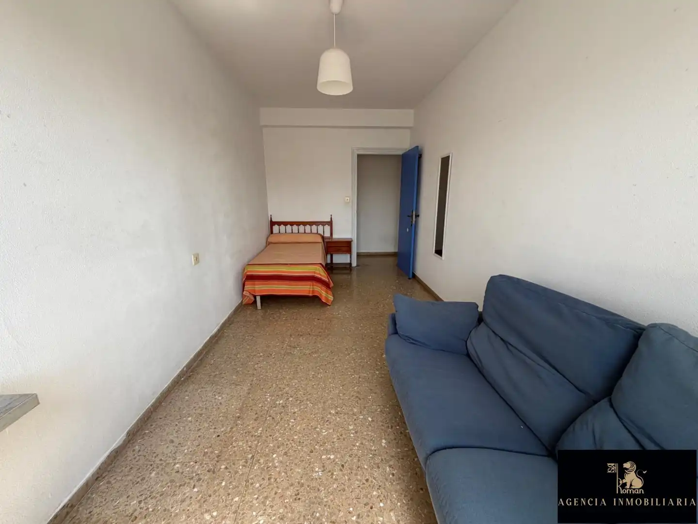 Habitación de Piso en venta en Murcia con Terraza y Balcón