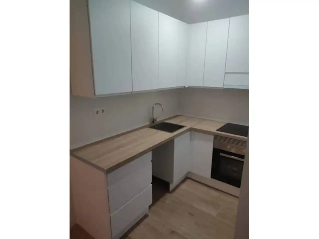 Cuina de Estudi en venda en  Barcelona Capital amb Parquet i Moblat
