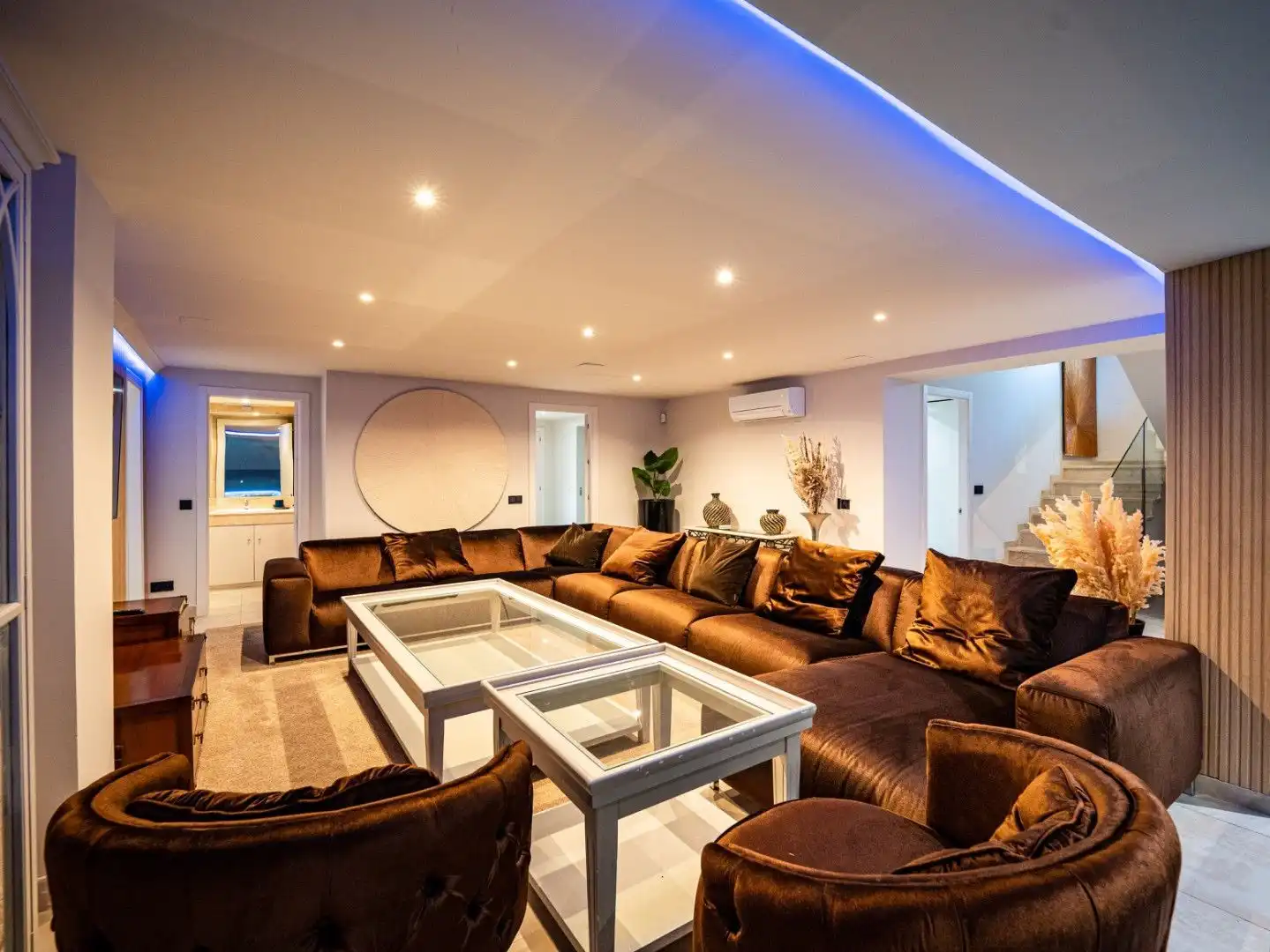 Sala d'estar de Casa o xalet en venda en Marbella amb Aire condicionat, Jardí privat i Terrassa