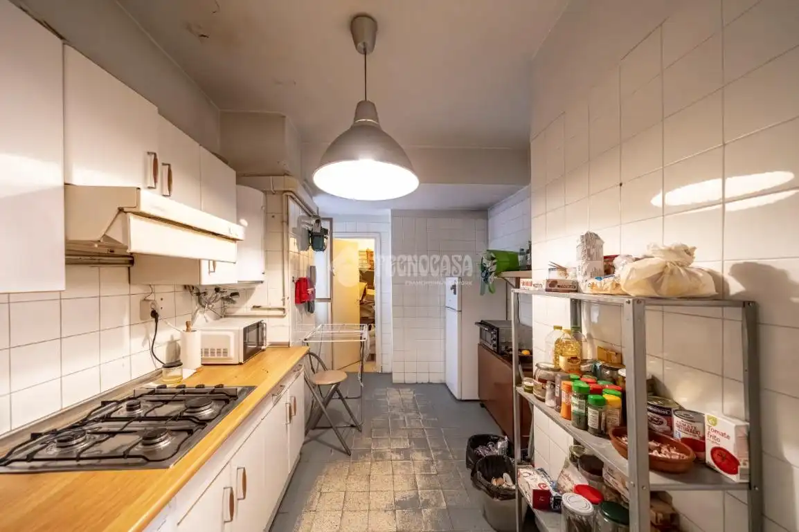 Cocina de Piso en venta en Madrid con Calefacción