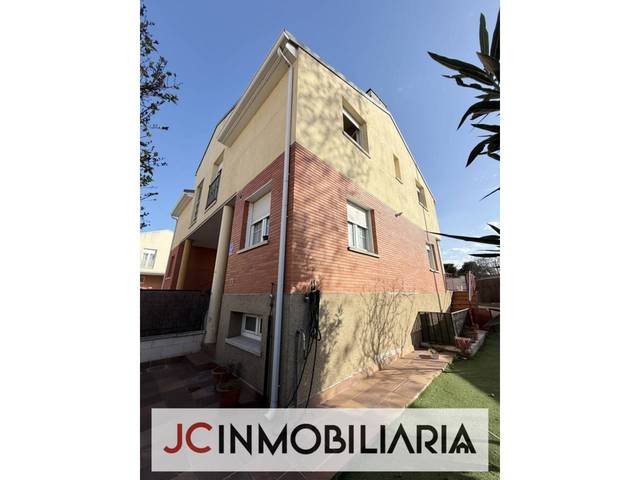 Casa adosada en Venta en Calle Cañón del Río Lobos en Hospital Nuevo